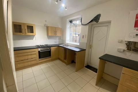 2 bedroom terraced house to rent, Dunham Street, Lees, Oldham, OL4