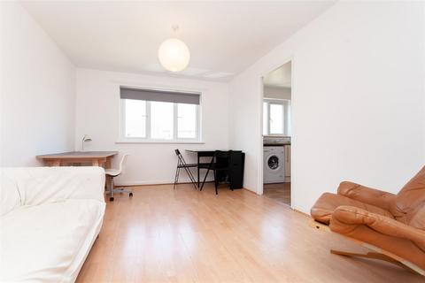 2 bedroom flat to rent, Northiam Street, London