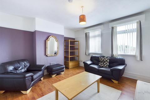 3 bedroom flat to rent, Kenton Road, Newcastle NE3