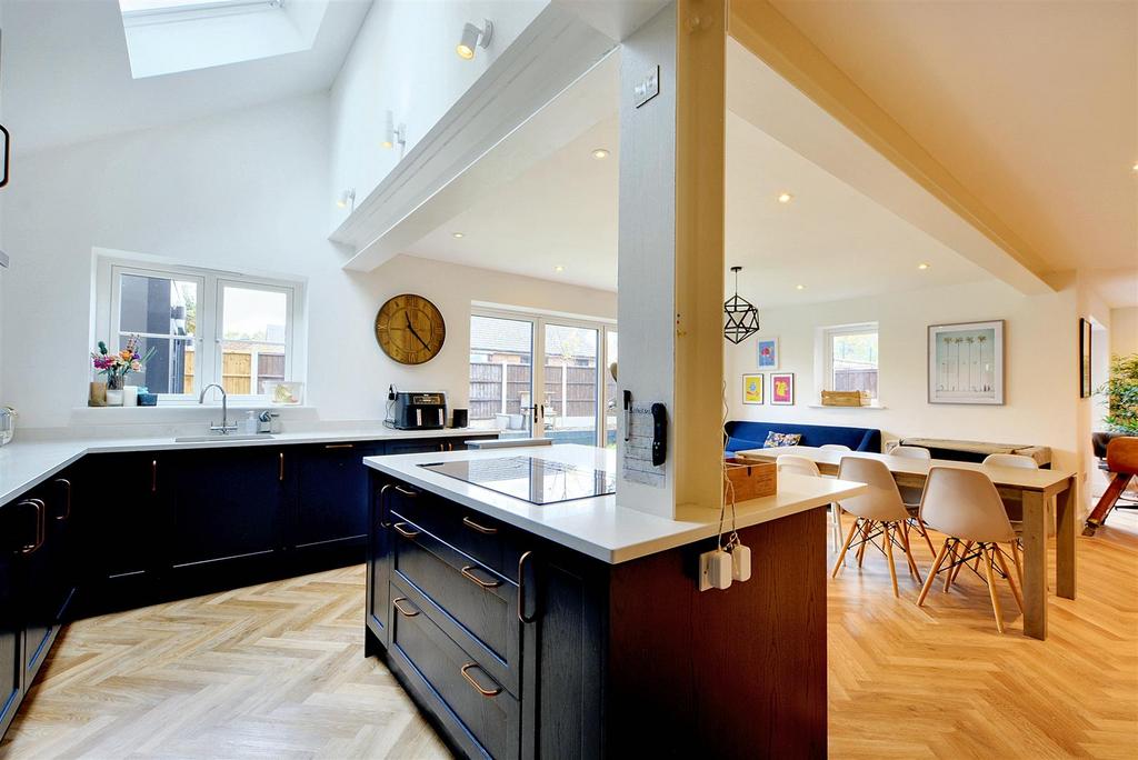 Open Plan Living/Dining Kitchen