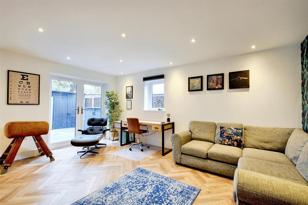 Open Plan Living/Dining Kitchen