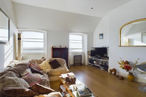 2 bedroom flat for sale, Brunswick Terrace, Hove