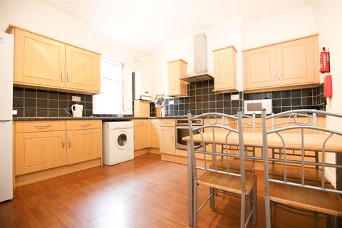 3 bedroom flat to rent, Station Road, Newcastle Upon Tyne NE3