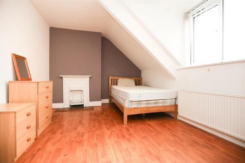 3 bedroom flat to rent, Station Road, Newcastle Upon Tyne NE3