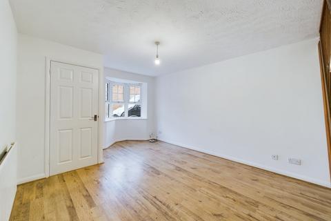 5 Cooper Close, Towcester, NN12 7AN