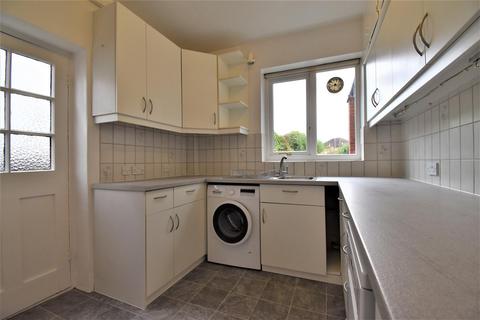 3 bedroom detached house to rent, Old Hatch Manor, Ruislip HA4