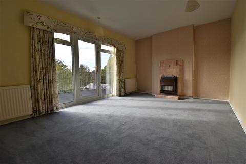 3 bedroom detached house to rent, Old Hatch Manor, Ruislip HA4