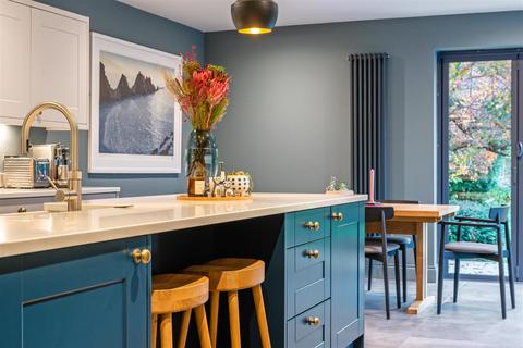 72 Ruden Way, Epsom, KT17 3LP