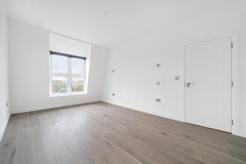 3 bedroom apartment to rent, Colney Hatch Lane London N10