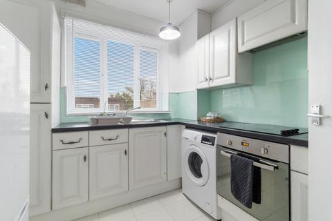 3 bedroom flat to rent, Darenth Road, London, N16