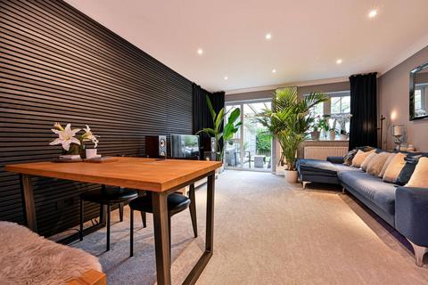 9 Deeprose Close, Guildford, GU2 9NA