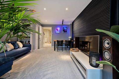 9 Deeprose Close, Guildford, GU2 9NA