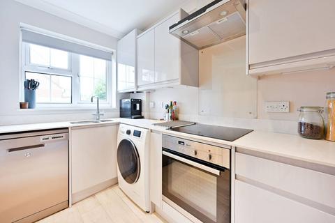 9 Deeprose Close, Guildford, GU2 9NA