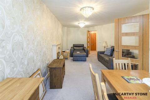 undefined, Elliott Court, High Street North, Dunstable, Bedfordshire, LU6 1FN