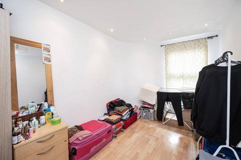 1 bedroom flat for sale, West Bank, Stamford Hill, London, N16