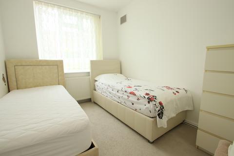 1 bedroom flat to rent, Gilpin Crescent, London N18