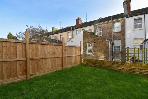 3 bedroom flat for sale, Earl Street, Hastings