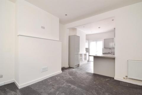 3 bedroom flat for sale, Earl Street, Hastings