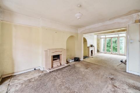27 Beverley Way, London, SW20 0AW