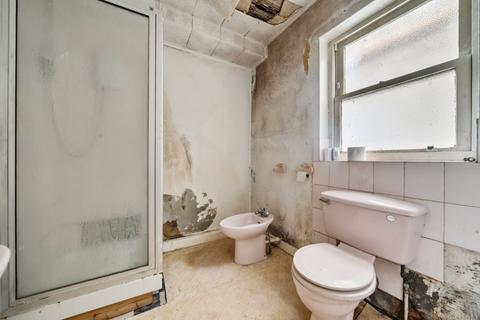 27 Beverley Way, London, SW20 0AW