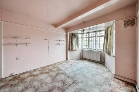 27 Beverley Way, London, SW20 0AW