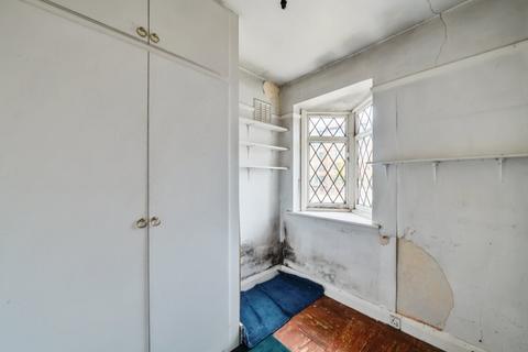 27 Beverley Way, London, SW20 0AW