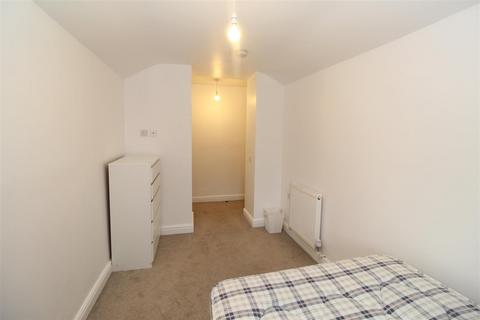 7 bedroom private hall to rent, North Road, Cardiff CF10