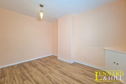 27 Feenan Highway, Tilbury, RM18 8ER