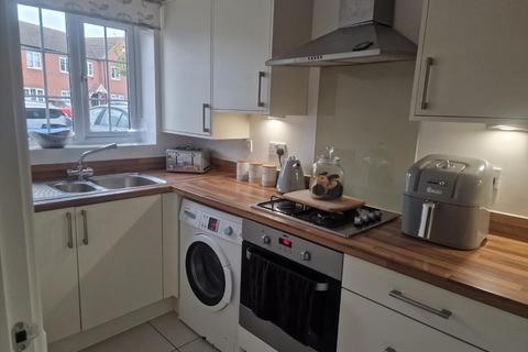 2 bedroom end of terrace house to rent, Bryant Avenue, Fradley