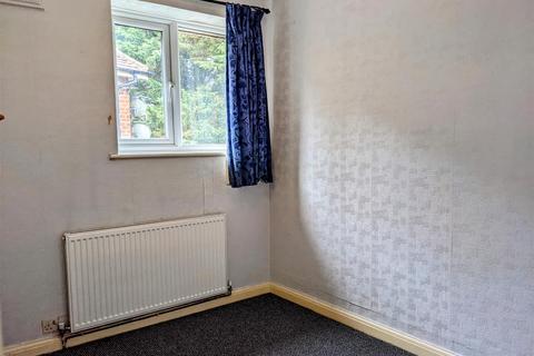 3 bedroom flat to rent, Springfield Close, Stanmore HA7