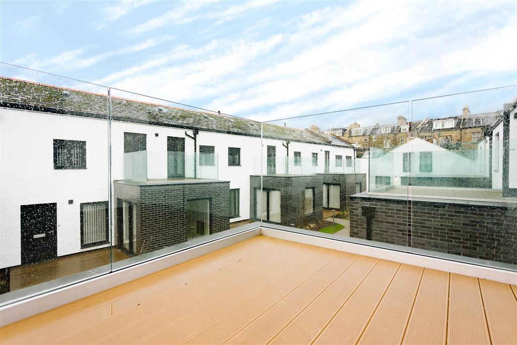 MB number 13 fonthill mews 03.jpg