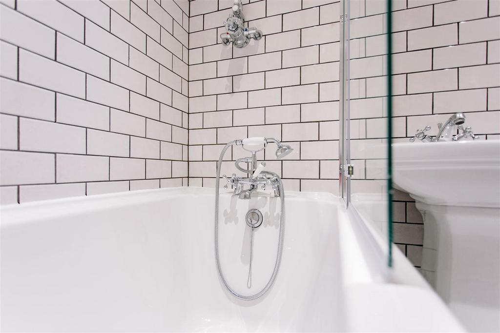 MB number 13 fonthill mews 18.jpg