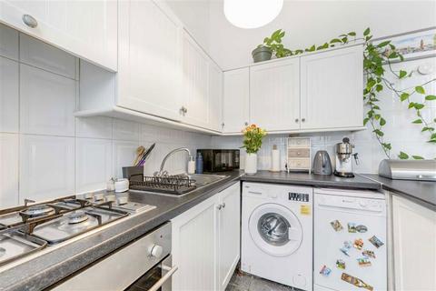 1 bedroom flat to rent, Gloucester Terrace, London W2