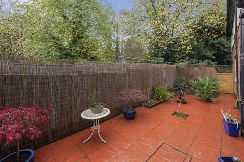 2 bedroom maisonette for sale, Nether Street, London N3