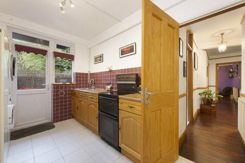 2 bedroom maisonette for sale, Nether Street, London N3