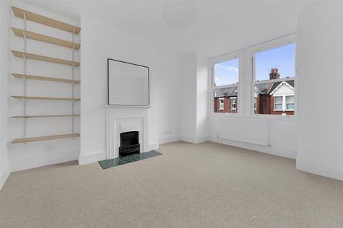 3 bedroom flat to rent, Deacon Road, London NW2