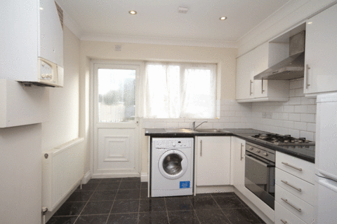 2 bedroom maisonette to rent, Warden Avenue, Rayners Lane, Harrow HA2