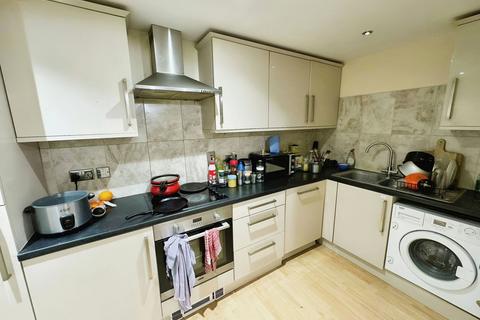 2 bedroom flat to rent, Kenton Road, Bowles Court, HA3