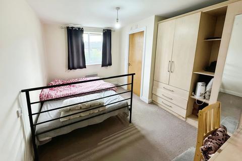 2 bedroom flat to rent, Kenton Road, Bowles Court, HA3