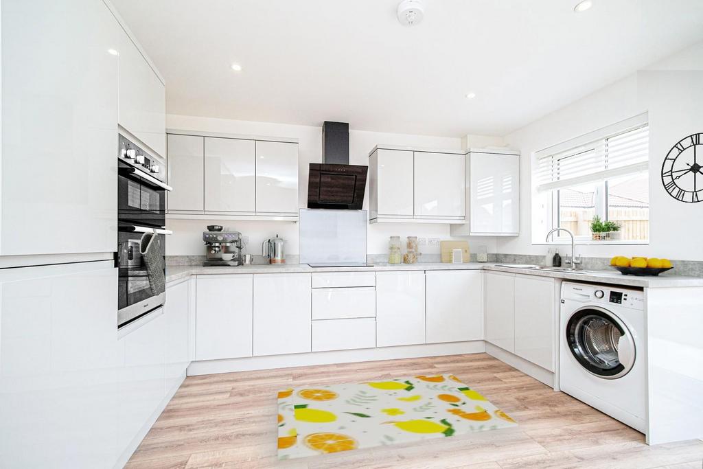 CBH. Plot 8 Kitchen (080224).jpg