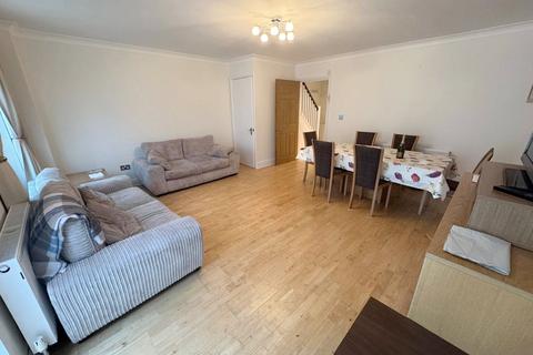 4 bedroom end of terrace house to rent, Meadowgate Close, Mill Hill, London, NW7