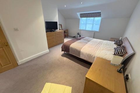 4 bedroom end of terrace house to rent, Meadowgate Close, Mill Hill, London, NW7