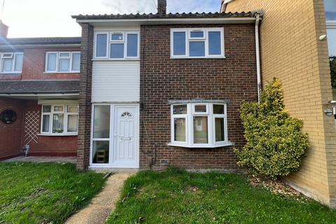 3 bedroom terraced house for sale, Long Lynderswood, Basildon SS15