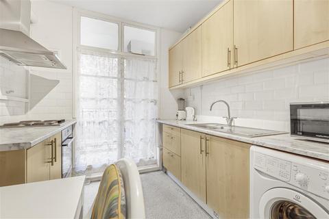 2 bedroom flat for sale, Vermont Road, SW18