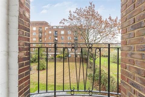 2 bedroom flat for sale, Vermont Road, SW18