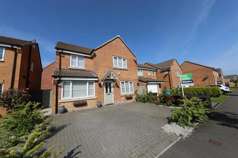 4 bedroom detached house for sale, Brockwell Park, Kingswood, Hull