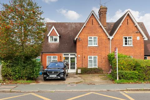 3 bedroom semi-detached house for sale, Hertford Road, Welwyn, Hertfordshire, AL6