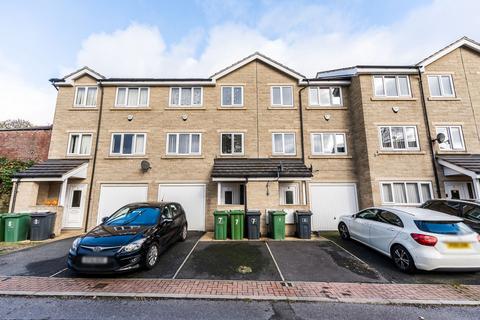 3 bedroom townhouse for sale, Prospect Court, Batley, WF17