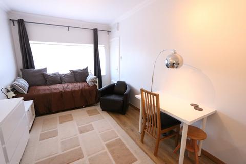 Property to rent, Glebe Avenue, Ickenham, UB10