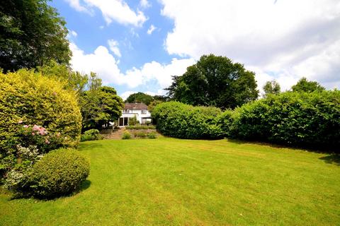 4 bedroom detached house to rent, Stovolds Hill, Cranleigh, GU6